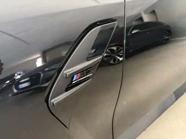 BMW 3 Series view 13