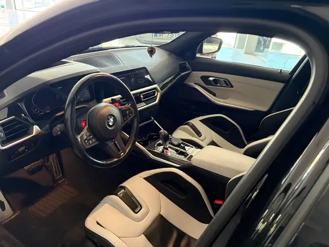 BMW 3 Series view 10