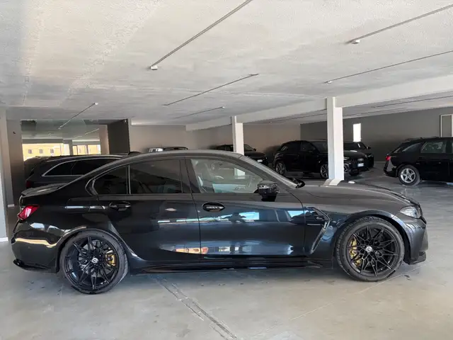 BMW 3 Series view 4