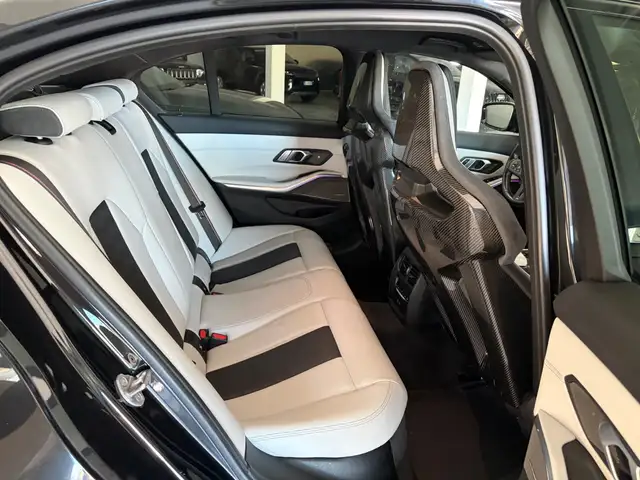 BMW 3 Series view 8