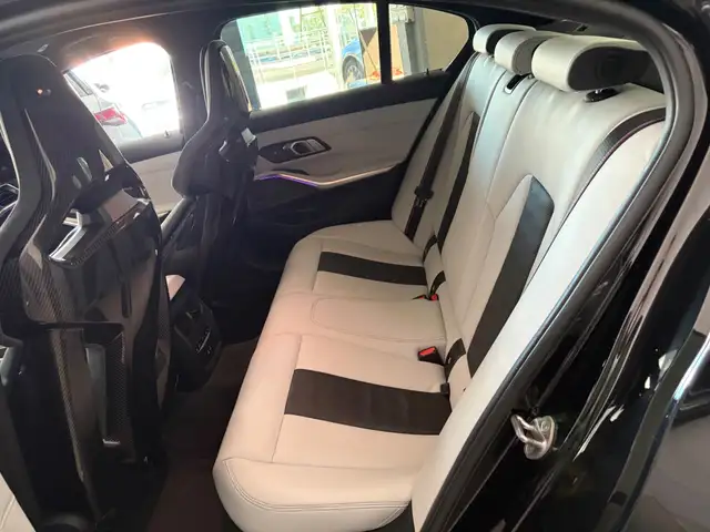 BMW 3 Series view 9