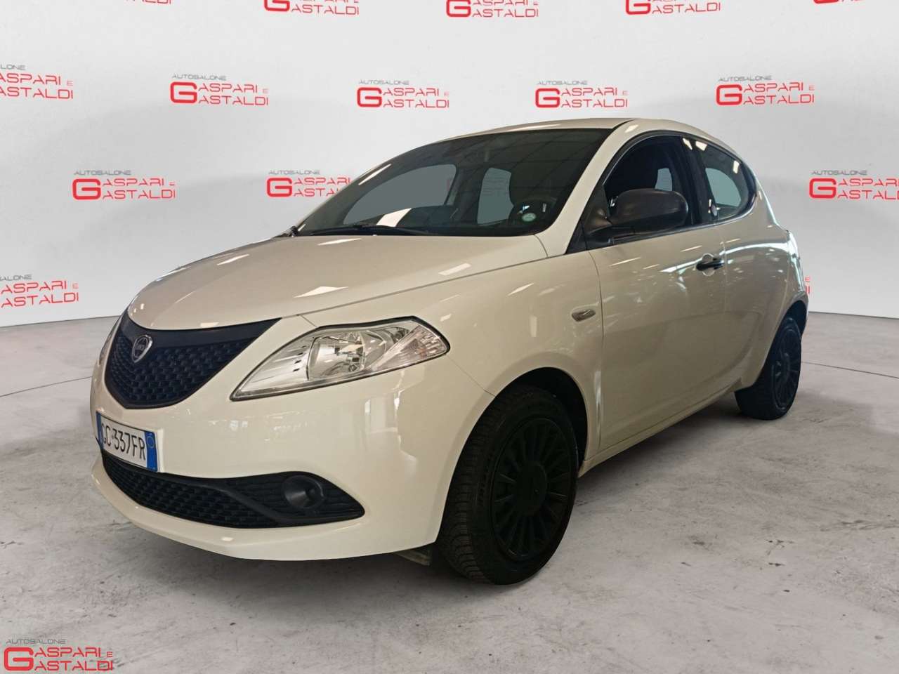 Lancia Ypsilon 1.0 70cv Firefly Hybrid S&S Silver