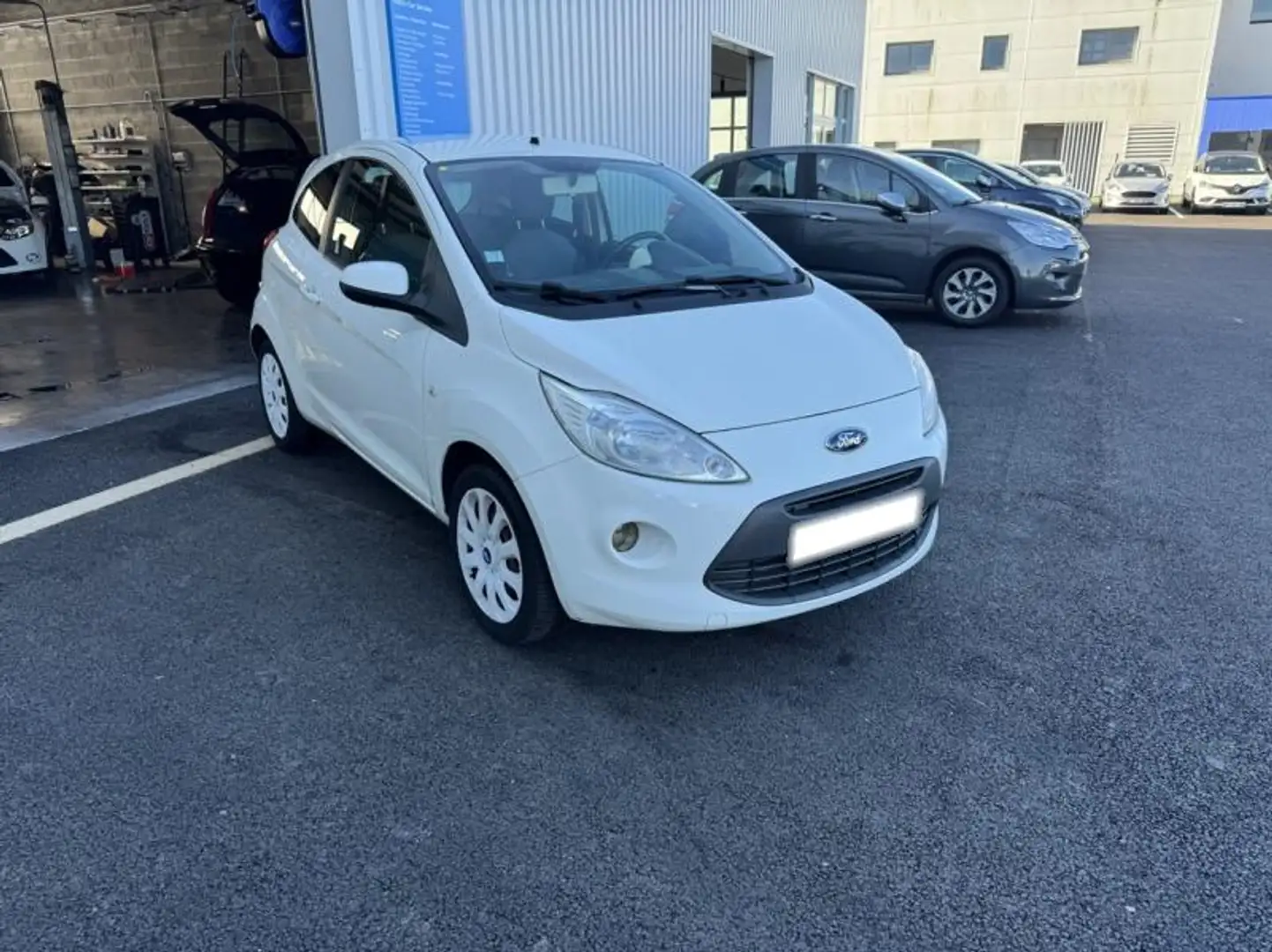 Ford M 1.2 69ch Stop\u0026Start Titanium Weiß - 2