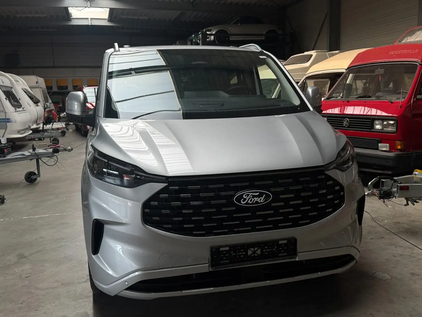Ford Tourneo Custom L2 9-Sitzer Titanium 2025 Silber - 2