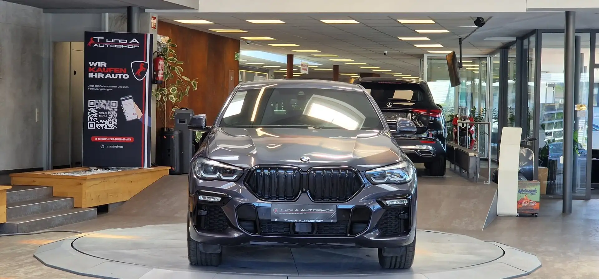 BMW X6 3.0d xDrive G061-Hand M-Paket Aut.*360°*20Zoll* Grau - 2
