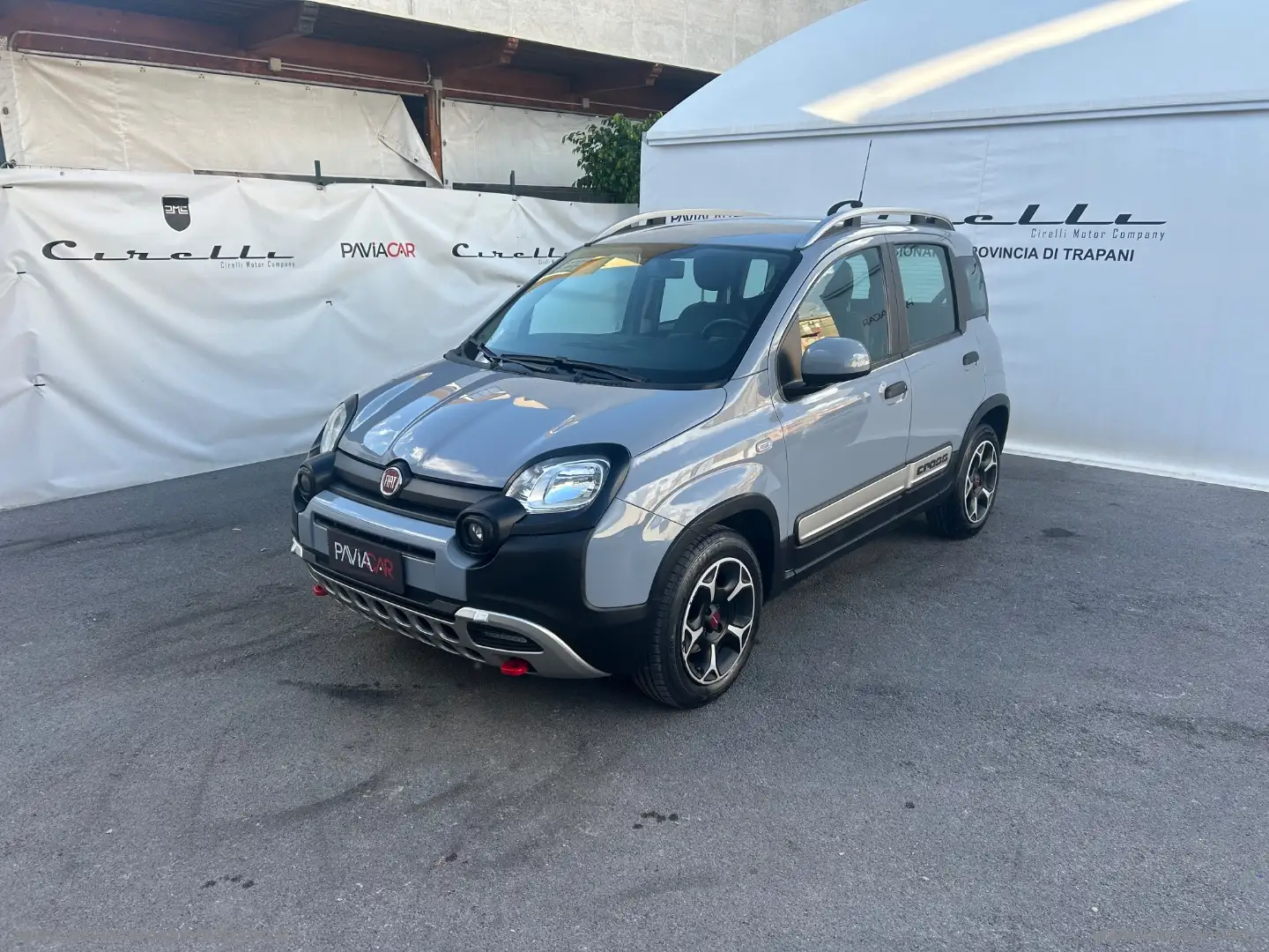 Fiat Panda Cross 1.0 FireFly S&S Hybrid Grau - 1