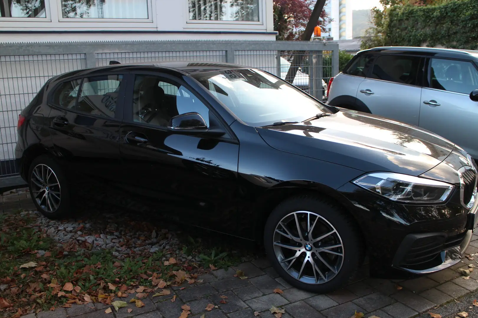 BMW 118 118i/LIMO/F40/Navi/Lifecockp/PDC/Klim/SOWI/DAB/LED Schwarz - 1