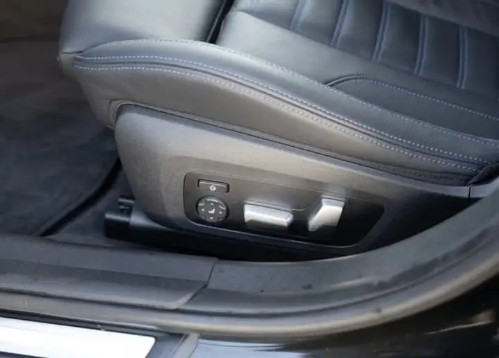 BMW Serie 3 2023, foto 22