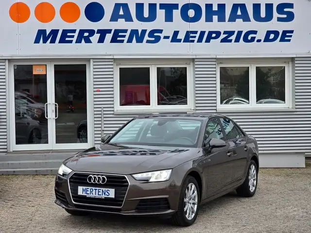 Audi A4 S tronic Xenon Nav SHZ Kamera PDC Virtual AHK