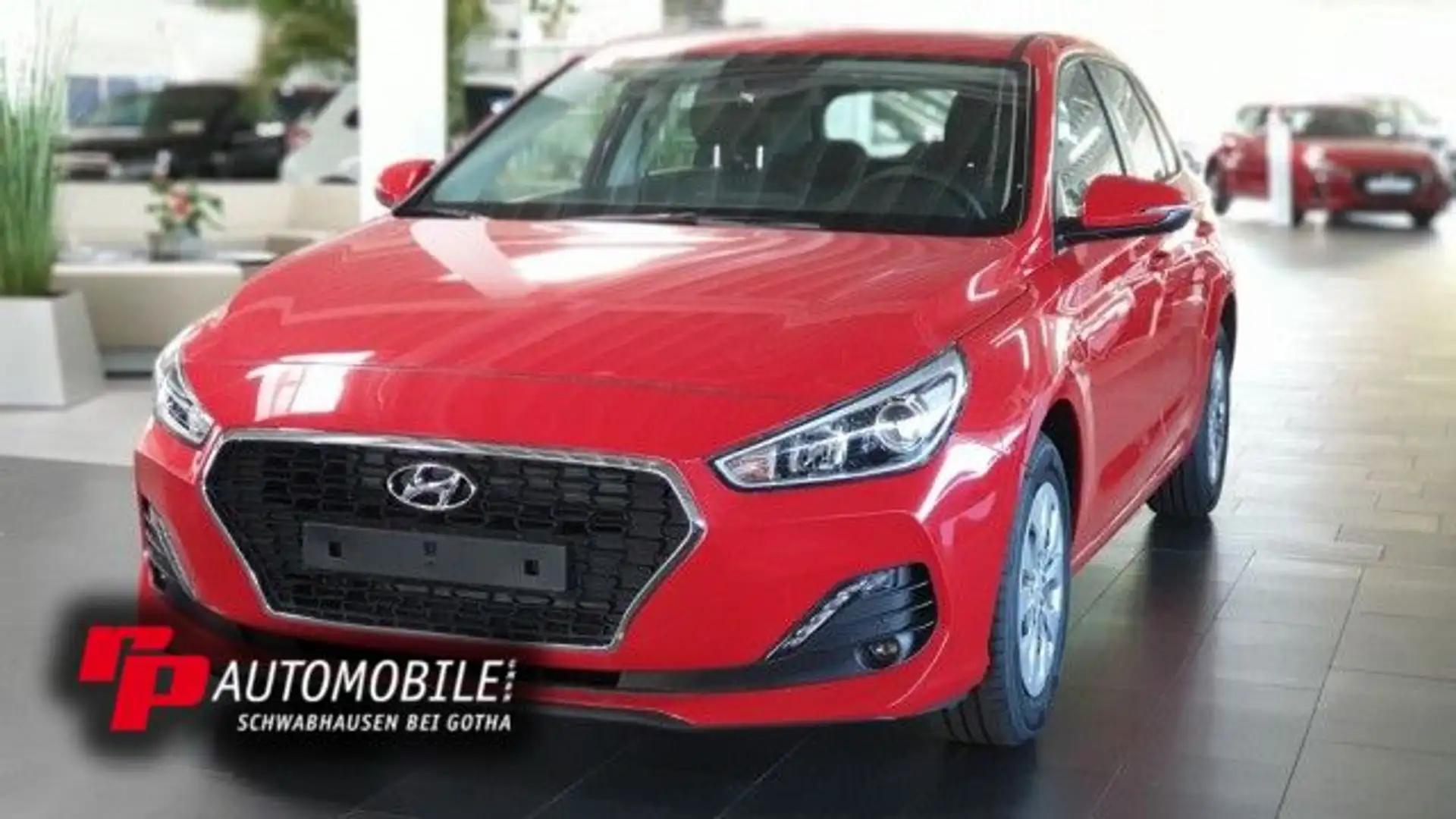 Hyundai i30 1.4 Benzin Navigation Rosso - 1
