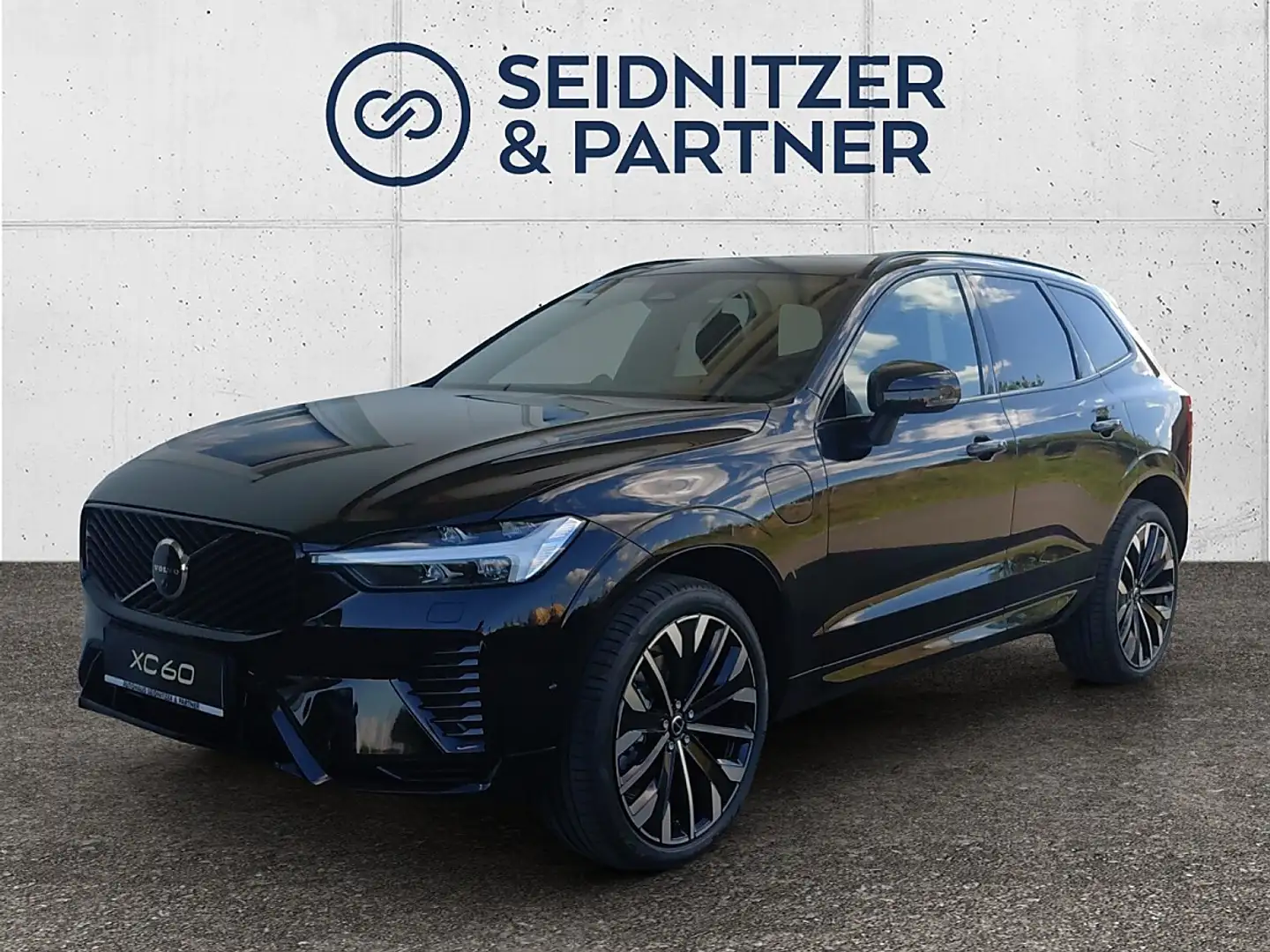 Volvo XC60 T6 AWD PHEV 18,8kWh Ultra Dark Aut. Schwarz - 1