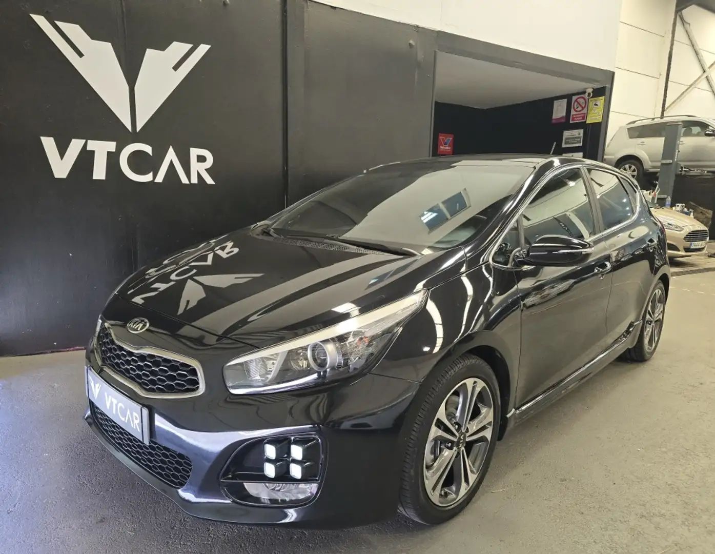 Kia Ceed / cee'd 1.0 T-GDI Eco-Dynamics x-Tech16 120 Negro - 1