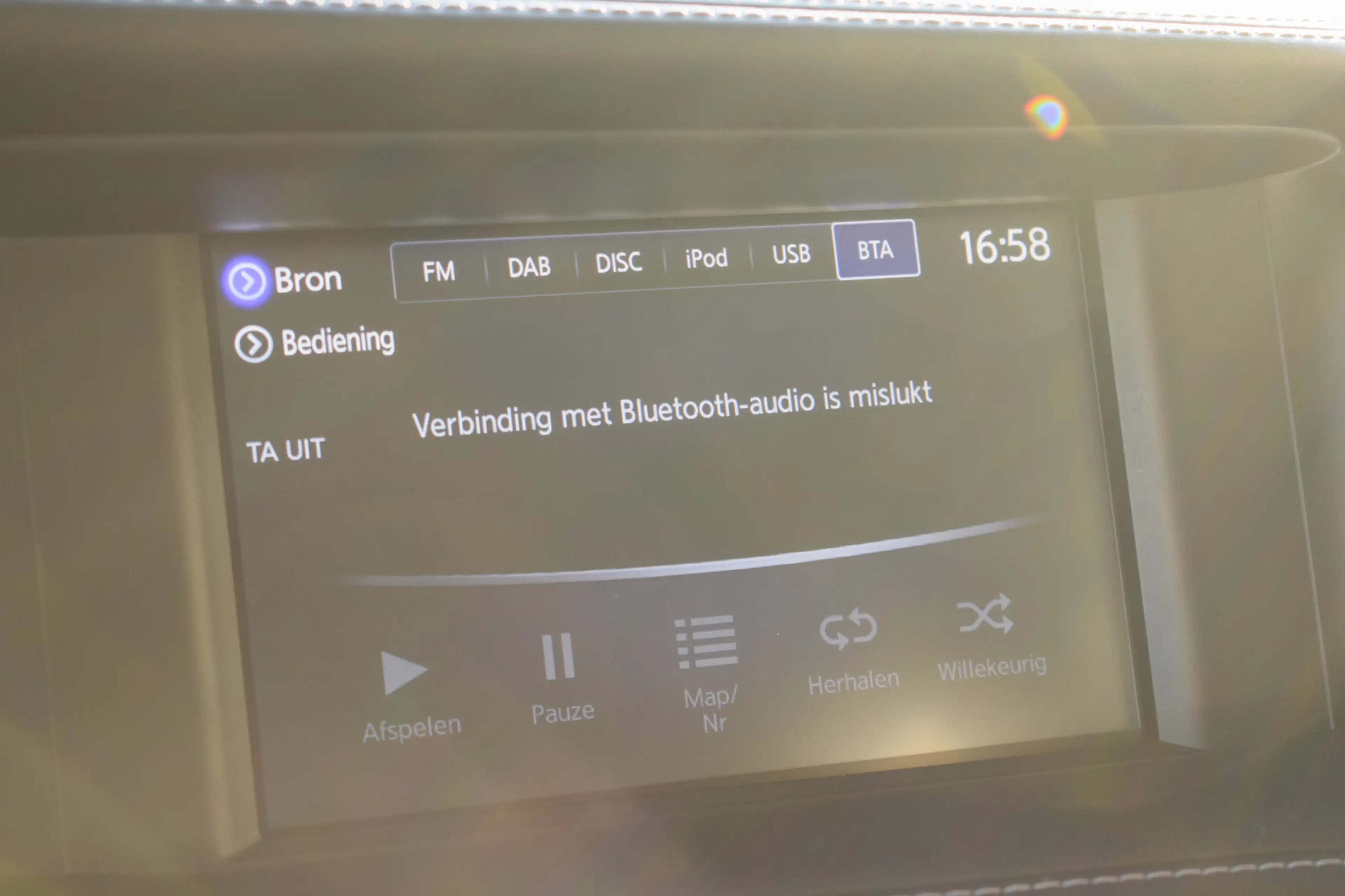Infiniti Q30 1.6t Premium — photo 21