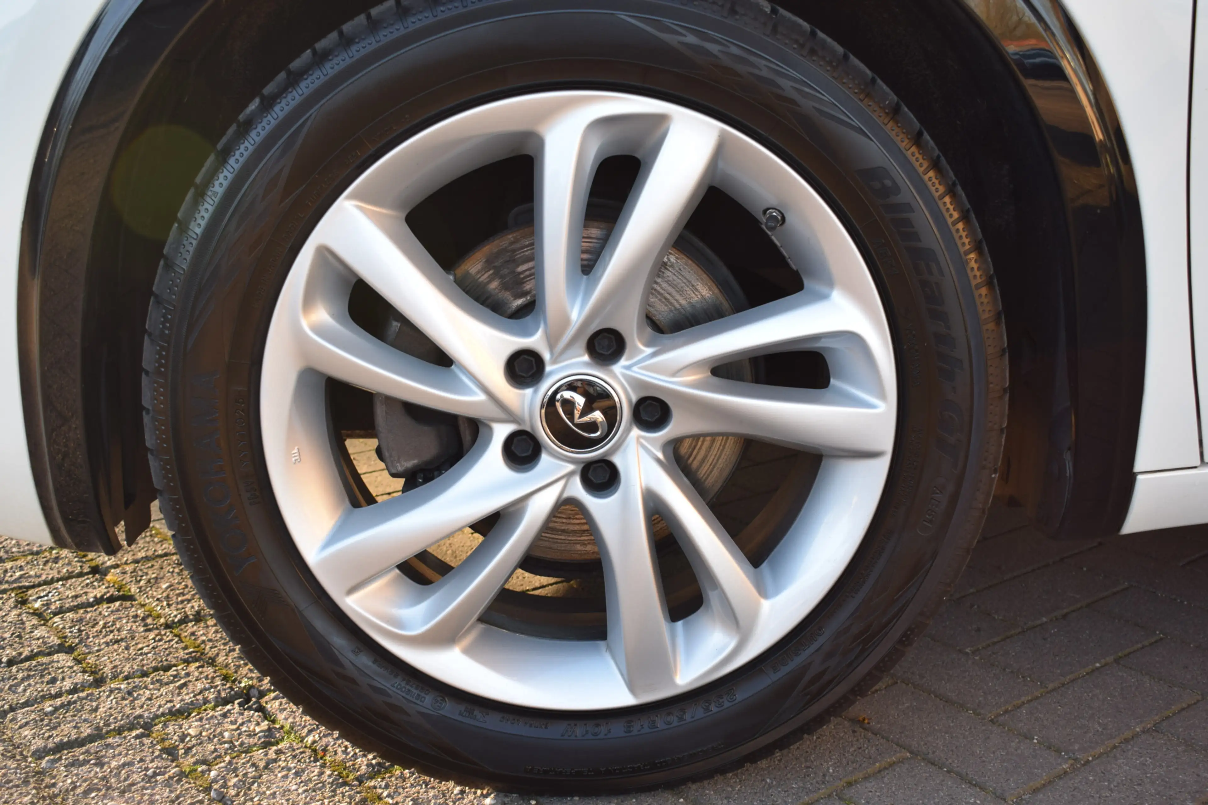 Infiniti Q30 1.6t Premium — photo 11
