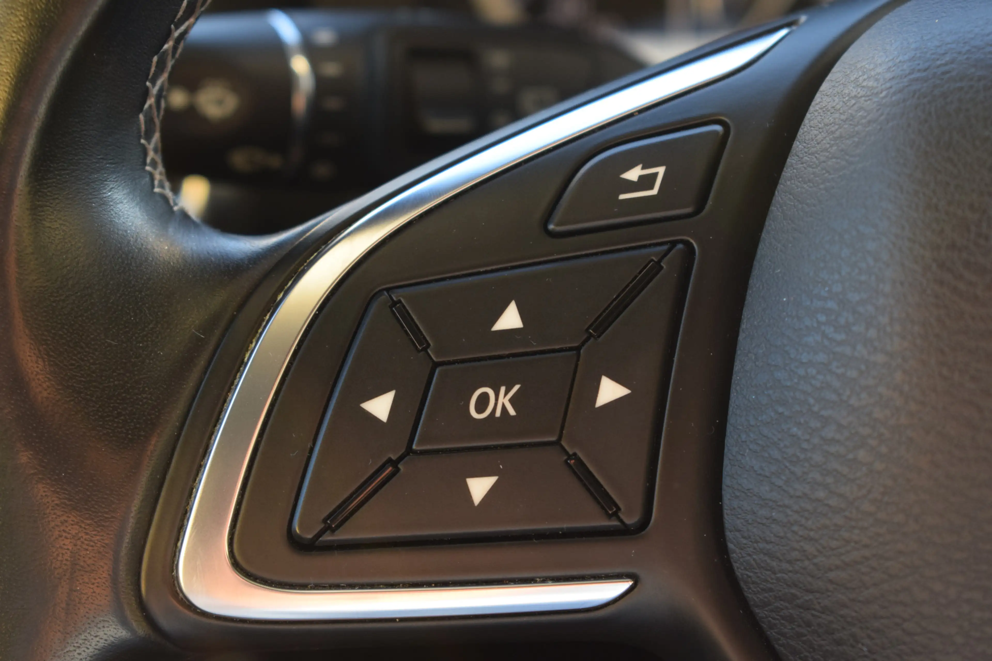 Infiniti Q30 1.6t Premium — photo 15