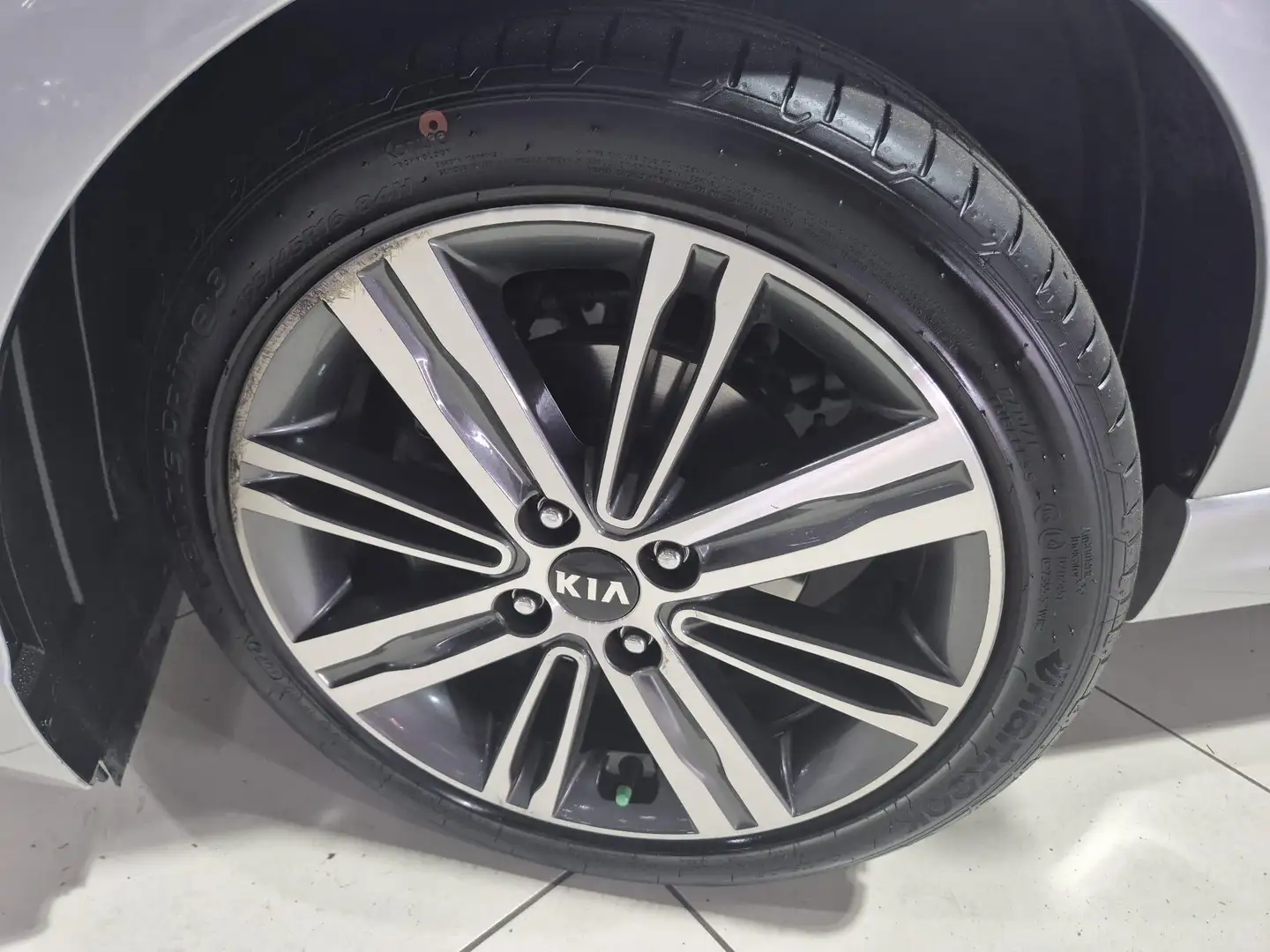 Kia Picanto 1.0 T-GDI GT-Line 100 pk, Trekhaak, Apple Carplay/ Grigio - 2