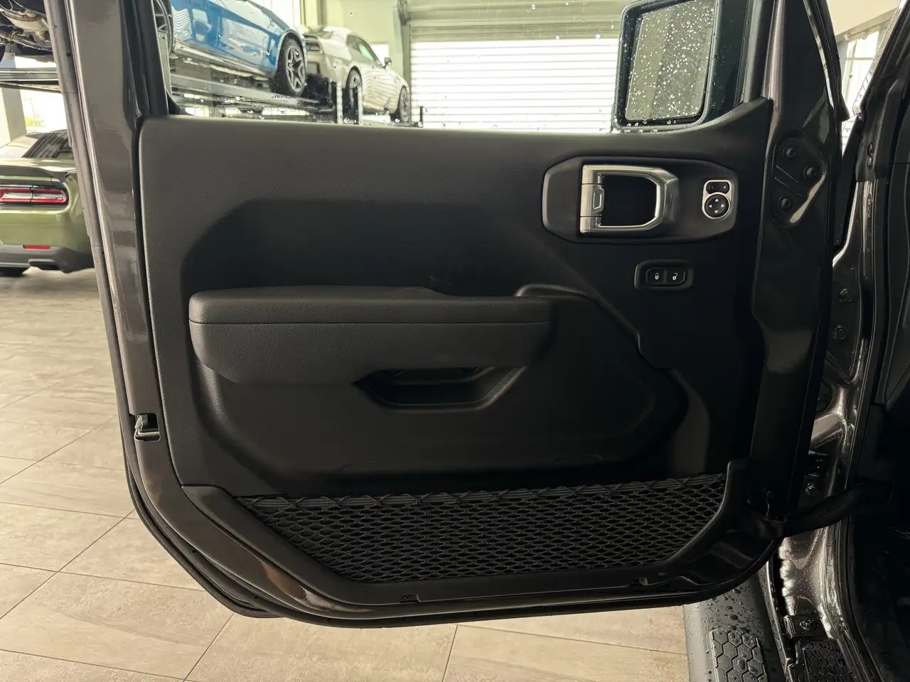 Jeep Wrangler снимка Jeep Wrangler