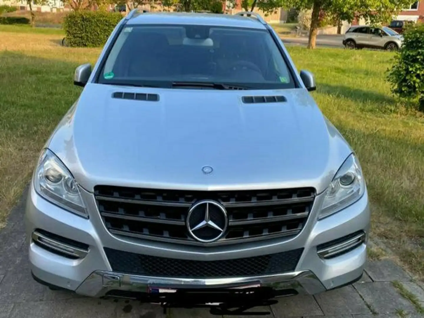 Mercedes-Benz ML 250 BlueTEC 4MATIC 7G-TRONIC srebrna - 1