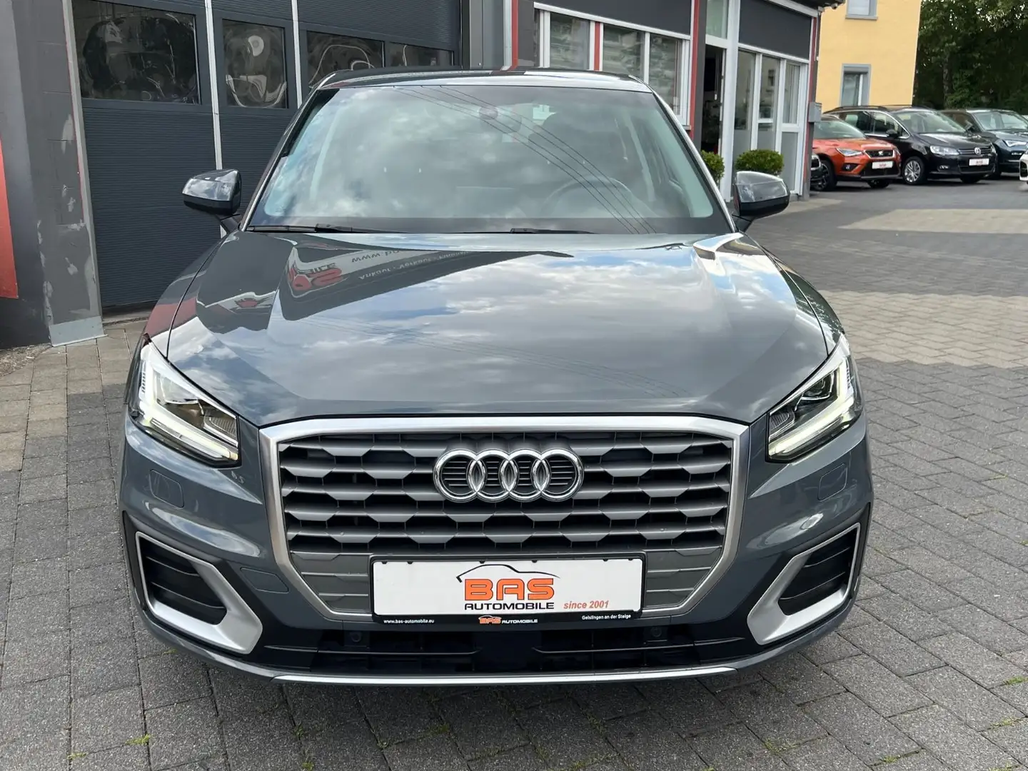Audi Q2 sport 1.4 TFSI*NAVI*LED*1.HAND* Grigio - 2