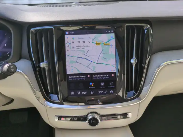 Volvo V60 Cross Country view 16