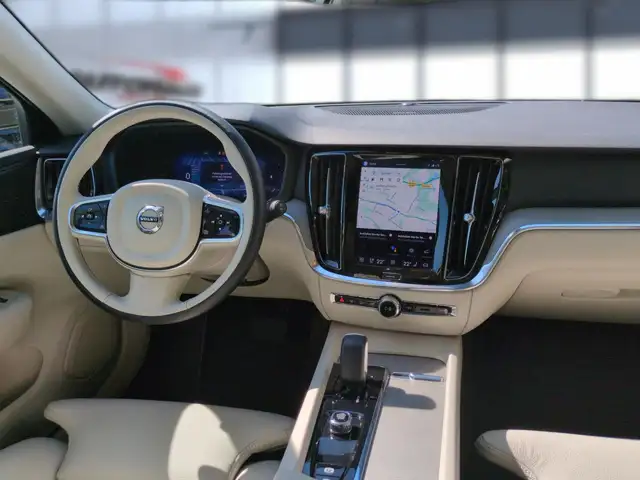 Volvo V60 Cross Country view 14