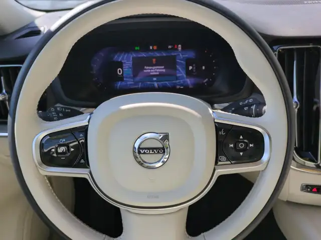 Volvo V60 Cross Country view 15