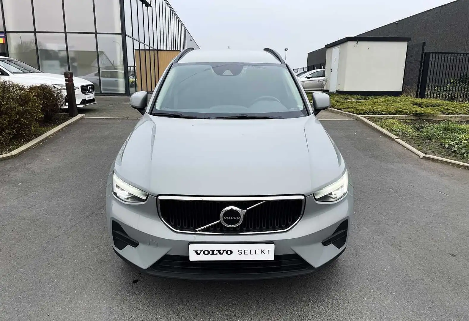 Volvo XC40 T2 Automatique Gris - 2