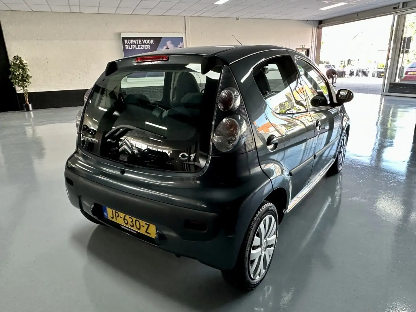 Citroen C1 1.0 12V 5Drs Ambiance Airco Aux Gri - 2
