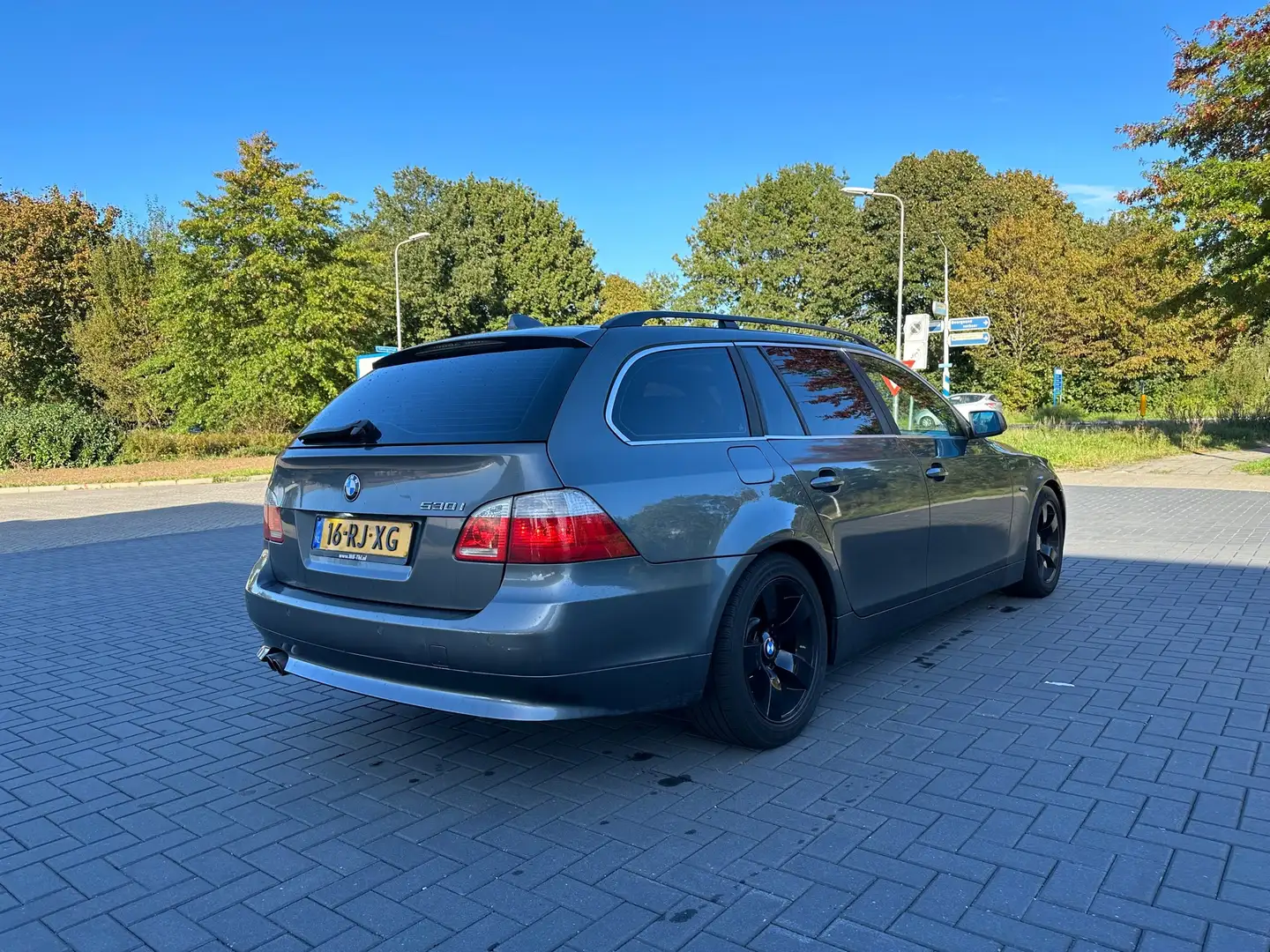 BMW 530 i High Executive Grey - 2