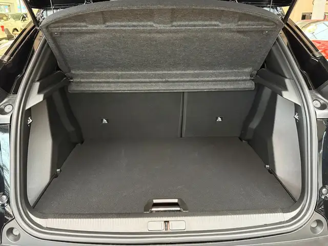 Peugeot 2008 view 5