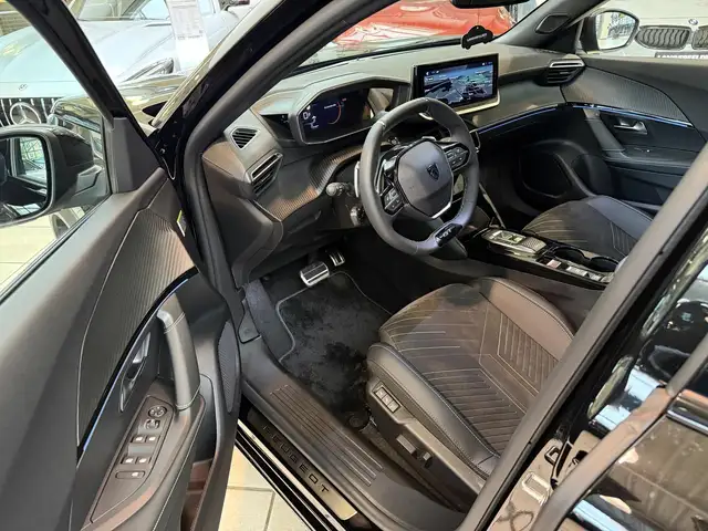 Peugeot 2008 view 12