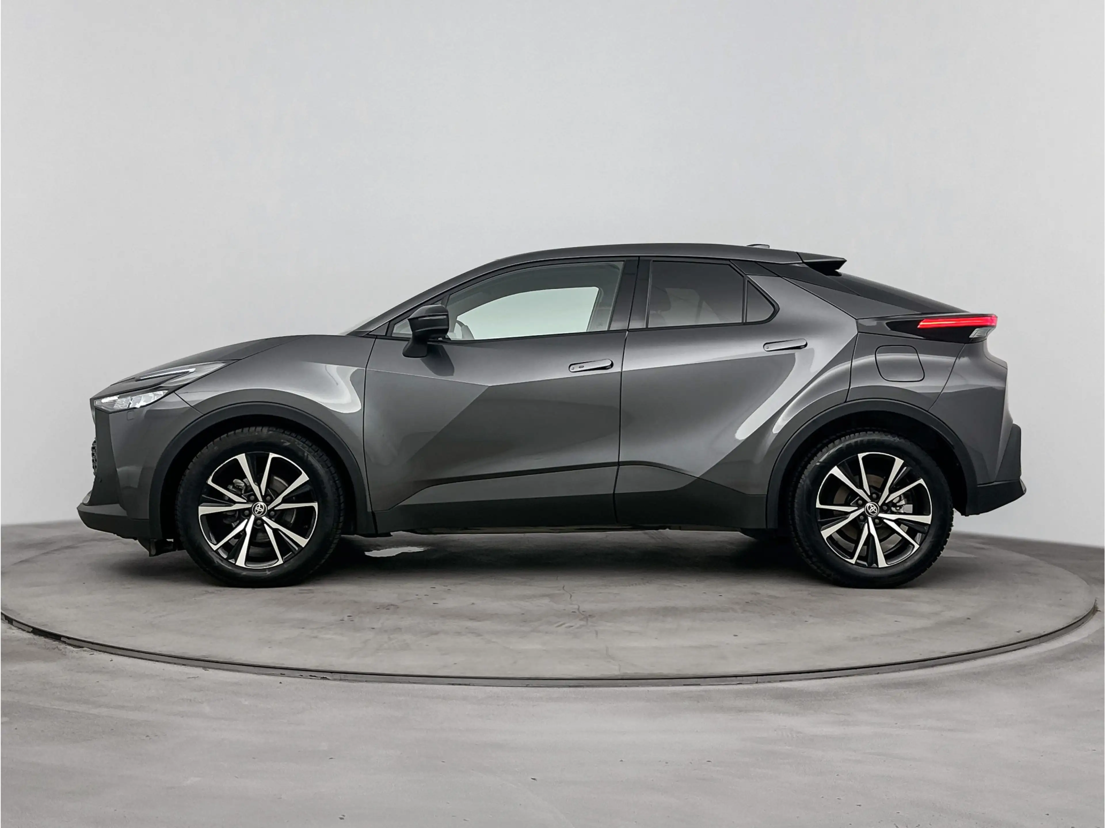 Toyota C-HR 1.8 Hybrid 140 First Edition | Voorruit-Stuur-Stoe — photo 3