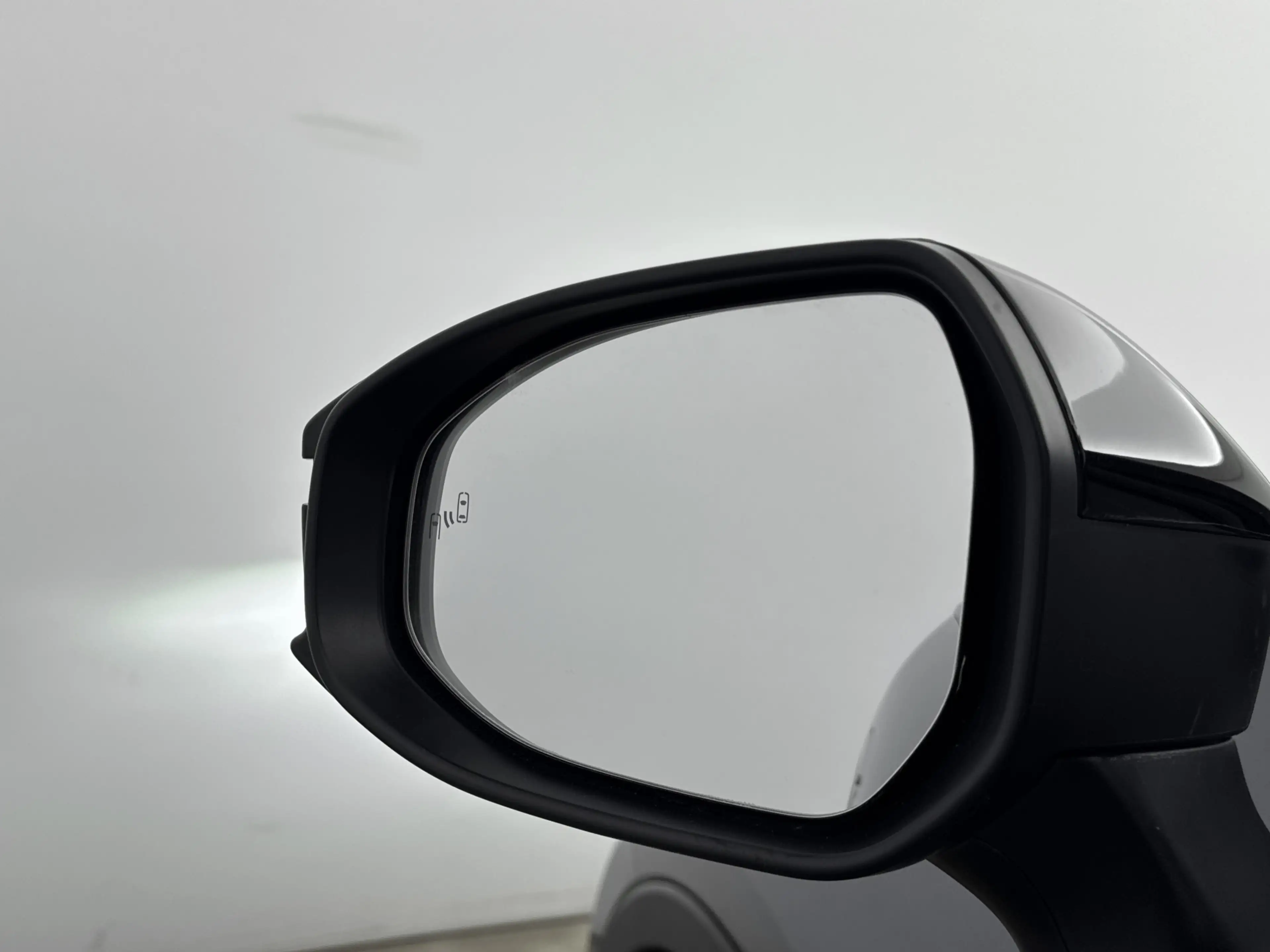 Toyota C-HR 1.8 Hybrid 140 First Edition | Voorruit-Stuur-Stoe — photo 15
