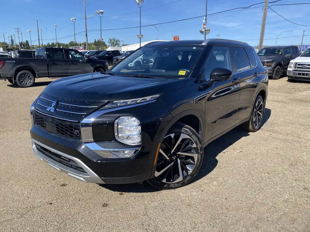 2024 Mitsubishi Outlander SE — photo 2