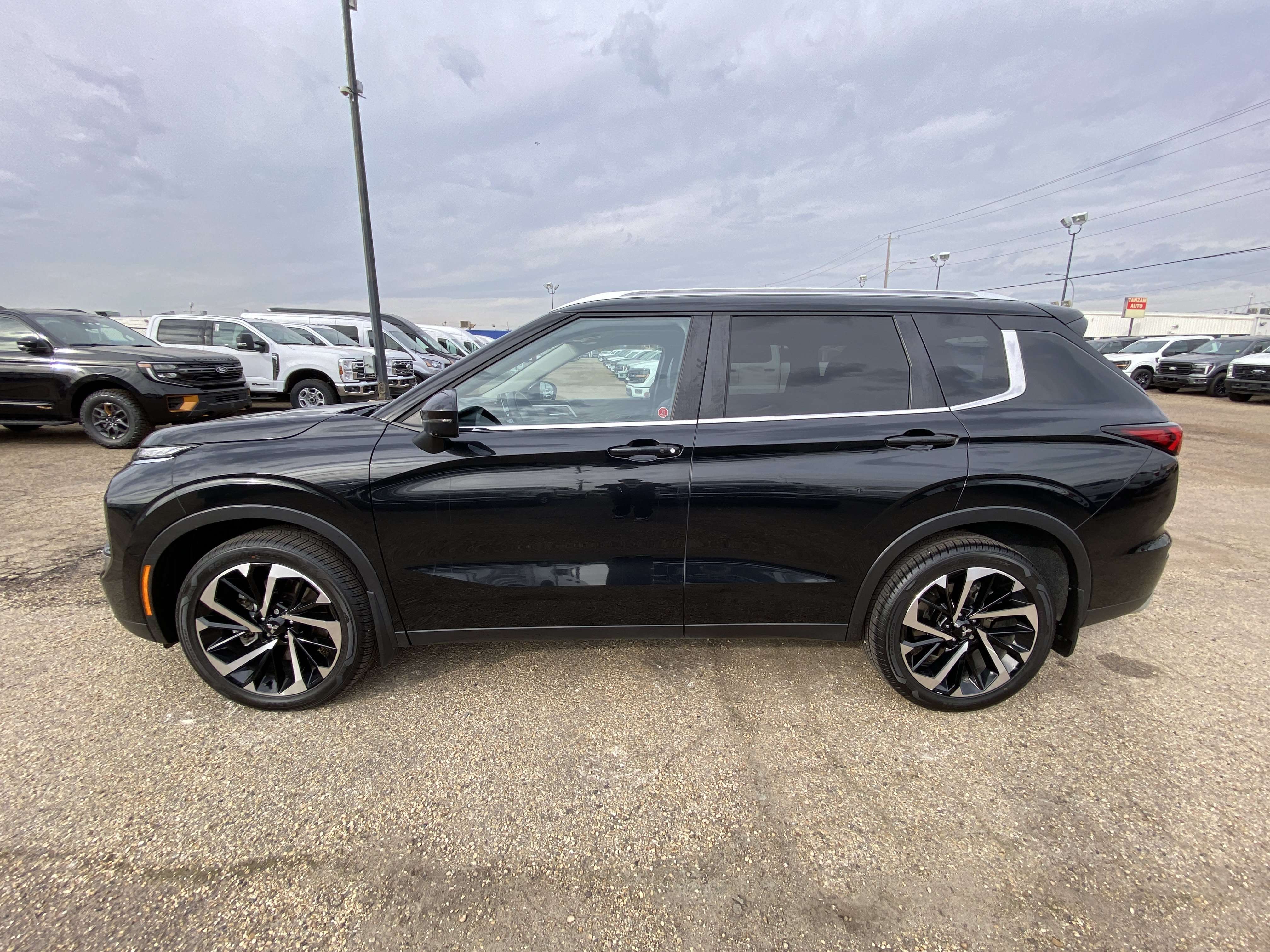 2024 Mitsubishi Outlander