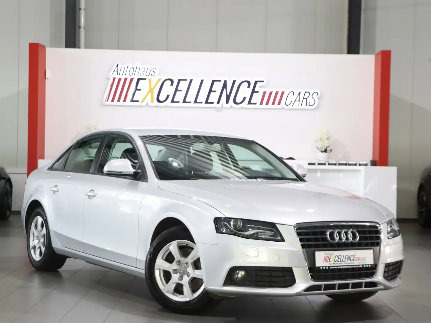 Audi A4 LIMO 1.8 TFSI Attraction / 1.HAND / XENON,MMI Silber - 1