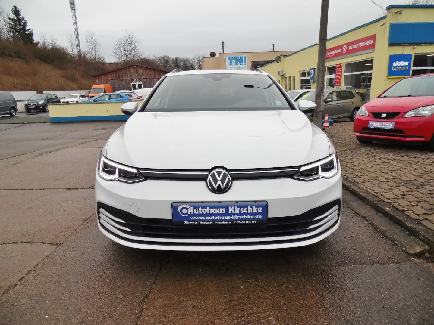 Volkswagen Golf VIII Variant Life/Kamera/SHZ/Navi/Temp/LED Blanc - 2