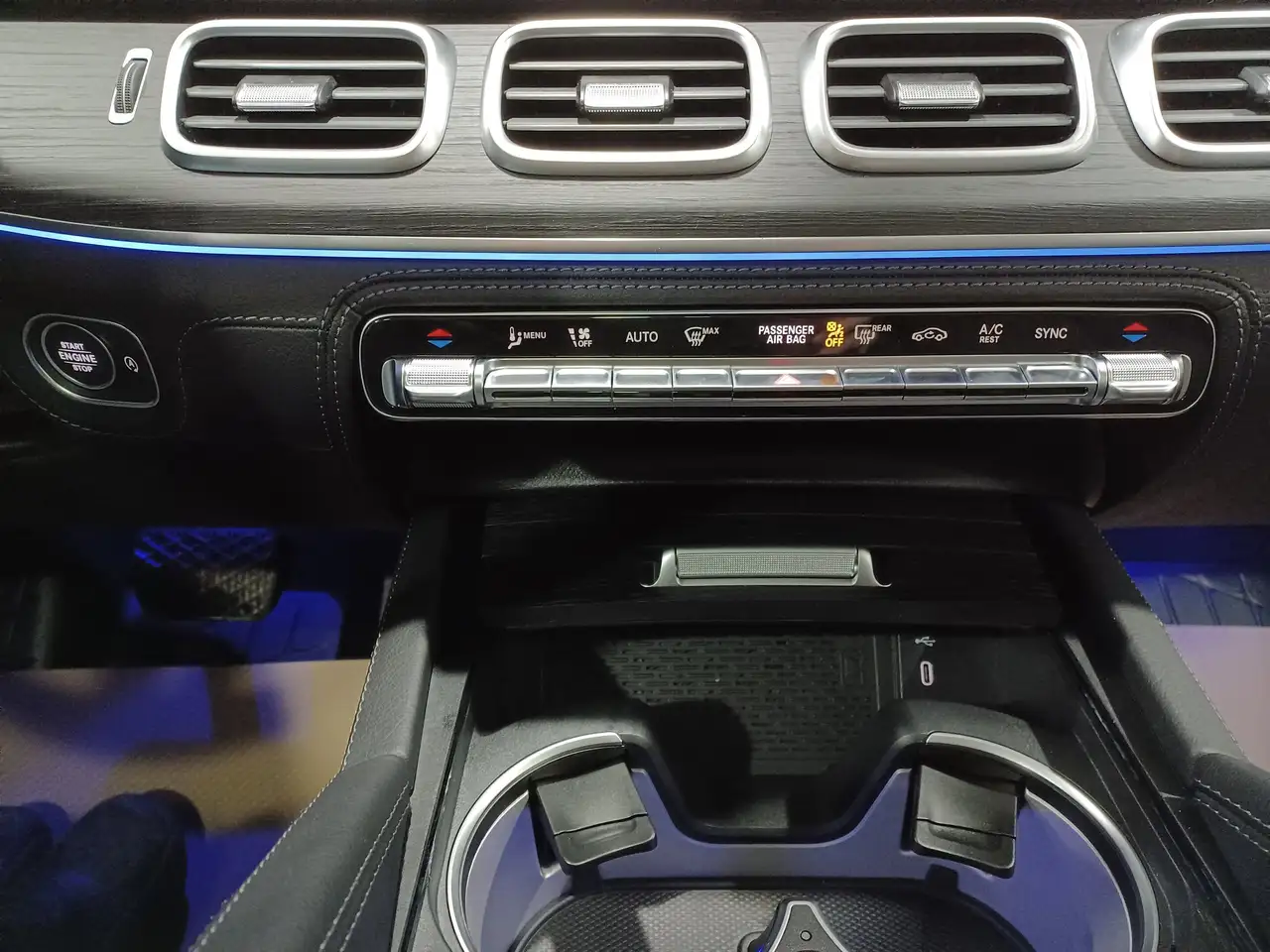 Mercedes-Benz GLE снимка Mercedes-Benz GLE