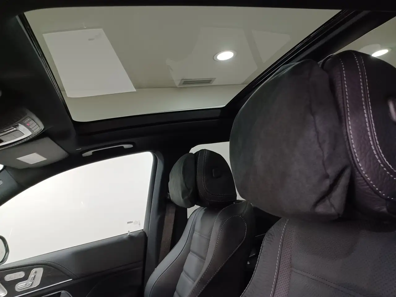 Mercedes-Benz GLE снимка Mercedes-Benz GLE
