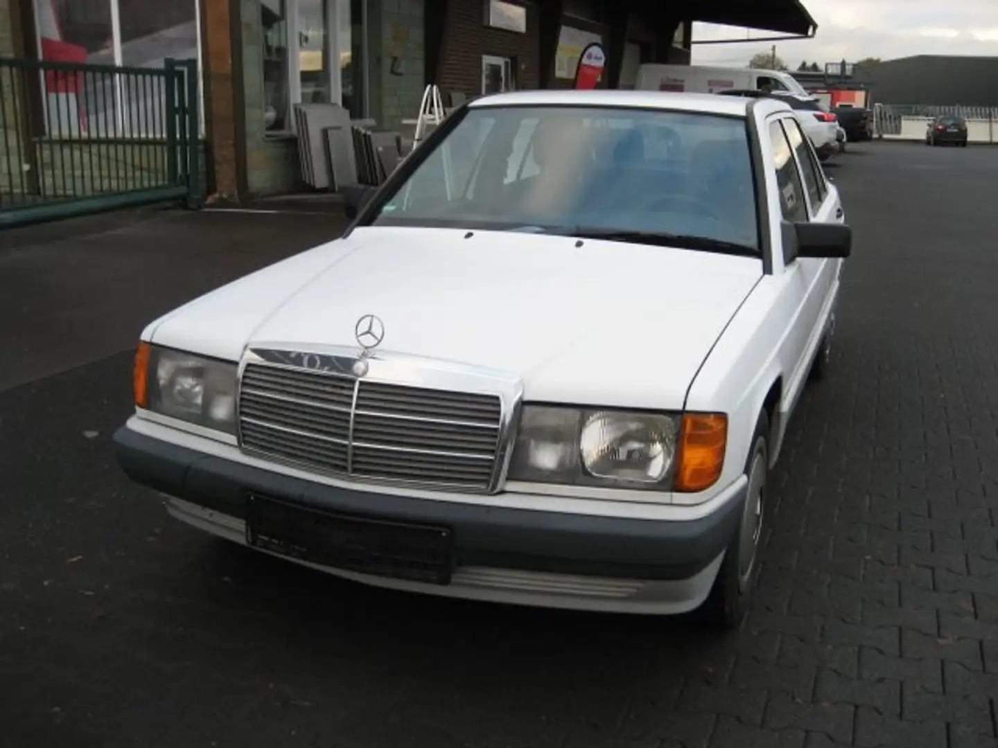 Mercedes-Benz 190 E 1.8 Weiß - 1