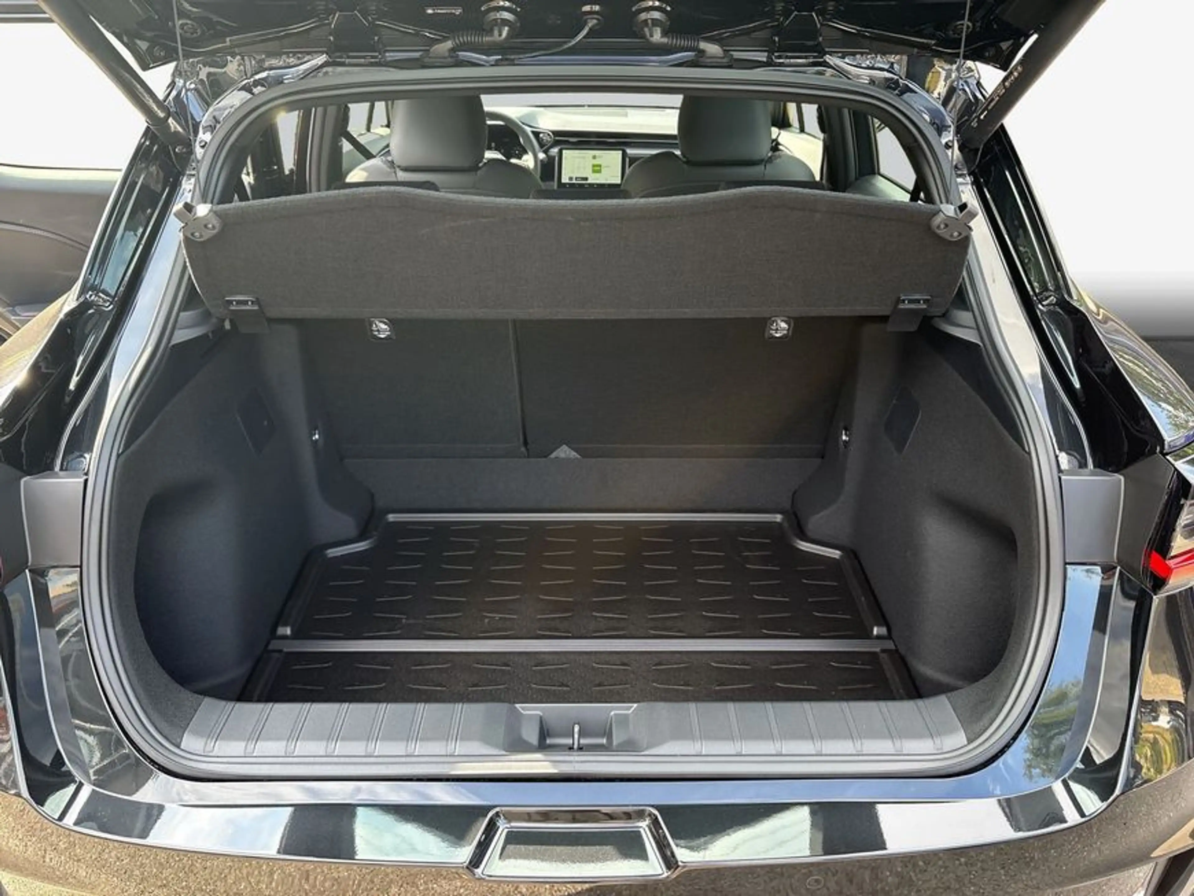 Lexus LBX FWD Elegant Black Edition Totwinkel-Assistent — photo 8