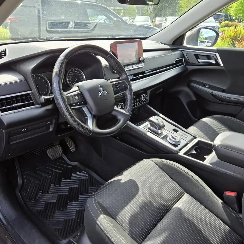 Mitsubishi Outlander снимка Mitsubishi Outlander