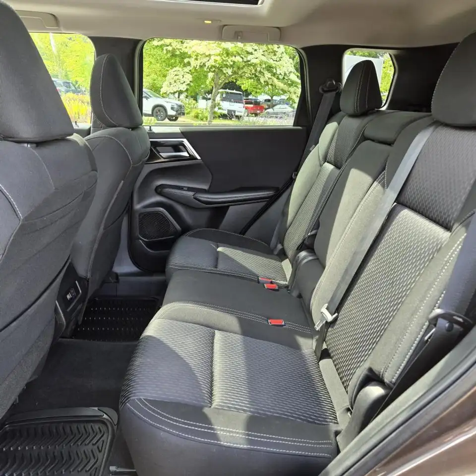 Mitsubishi Outlander снимка Mitsubishi Outlander