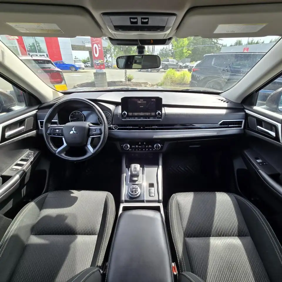 Mitsubishi Outlander снимка Mitsubishi Outlander