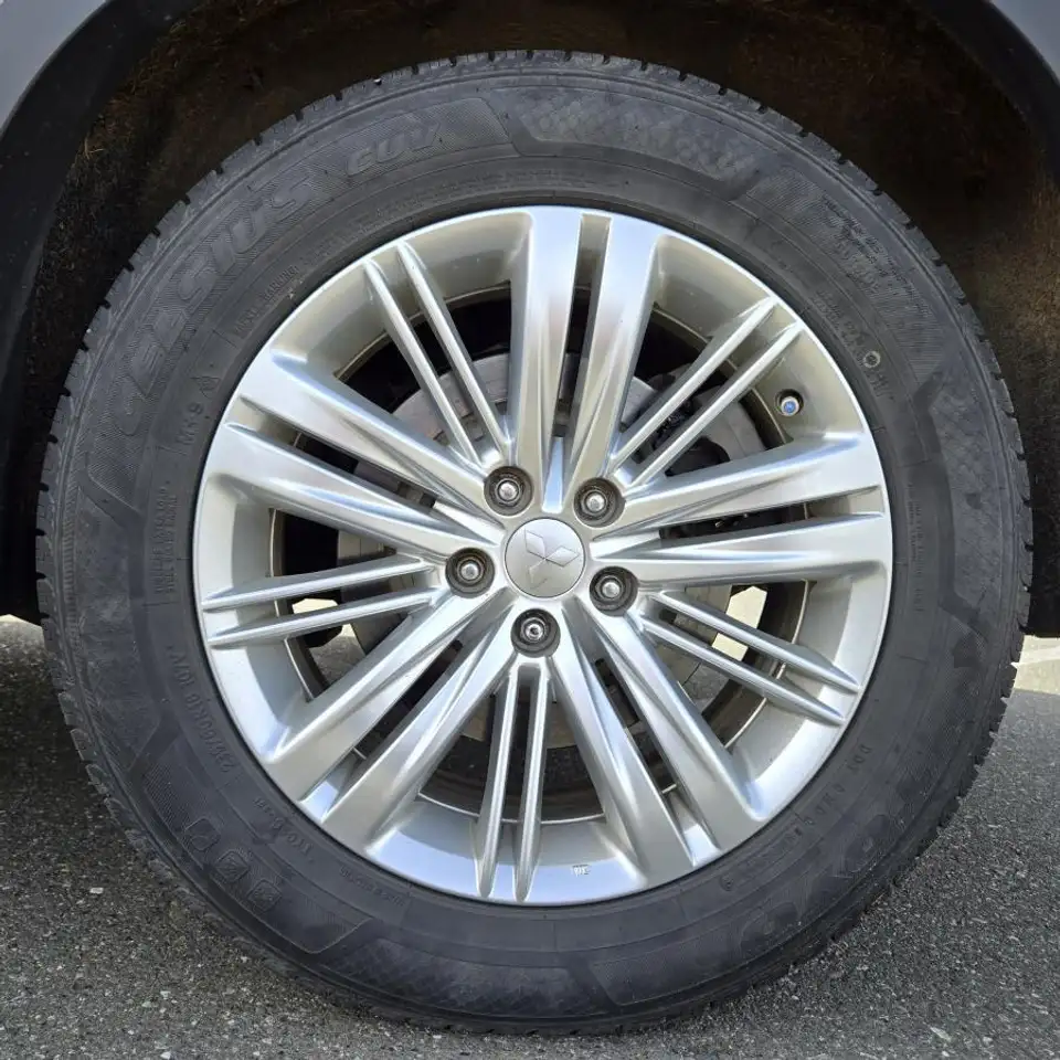 Mitsubishi Outlander снимка Mitsubishi Outlander