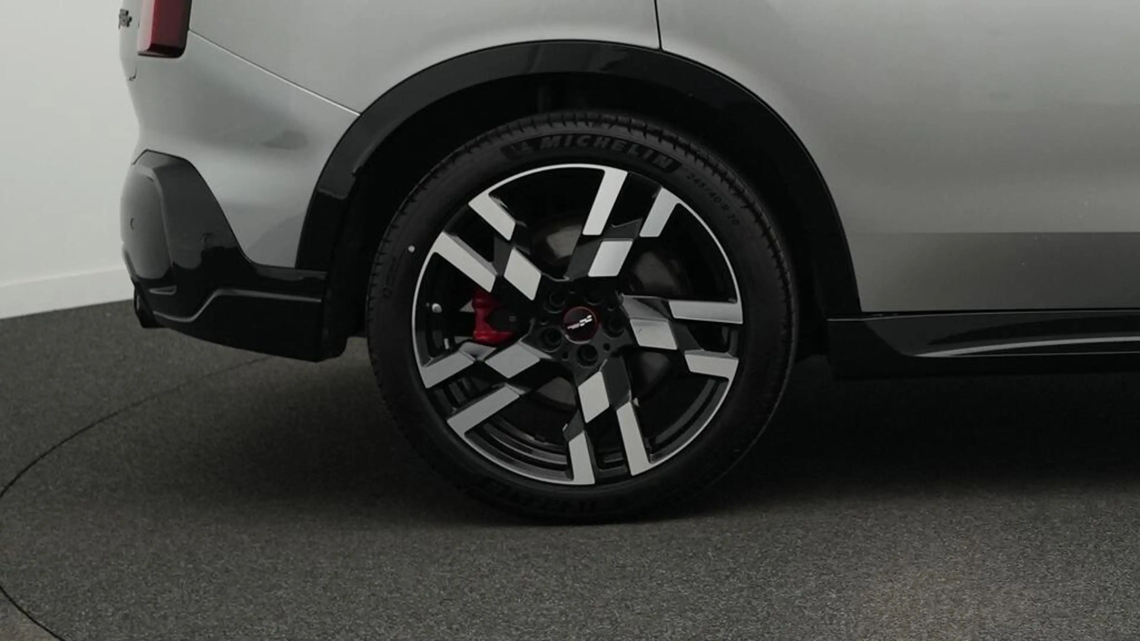 MINI JCW Countryman All4 John Cooper Works Trim — photo 9