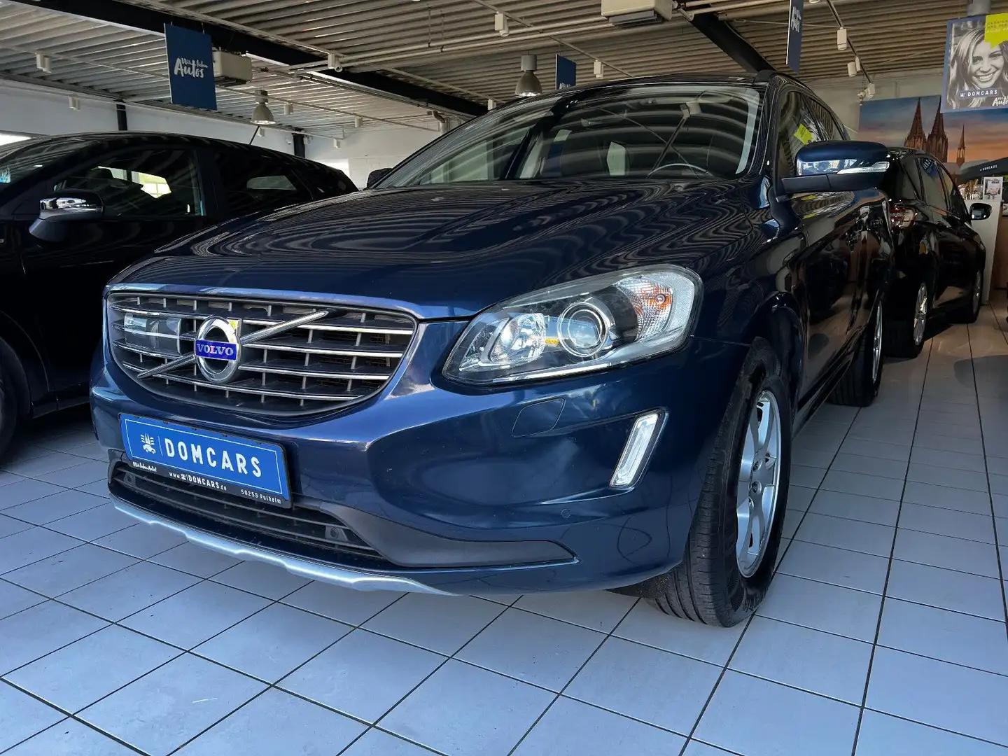 Volvo XC60 Momentum 2WD/ALU/AHK/AUTOMATIK/EURO 6/PDC/ Bleu - 2