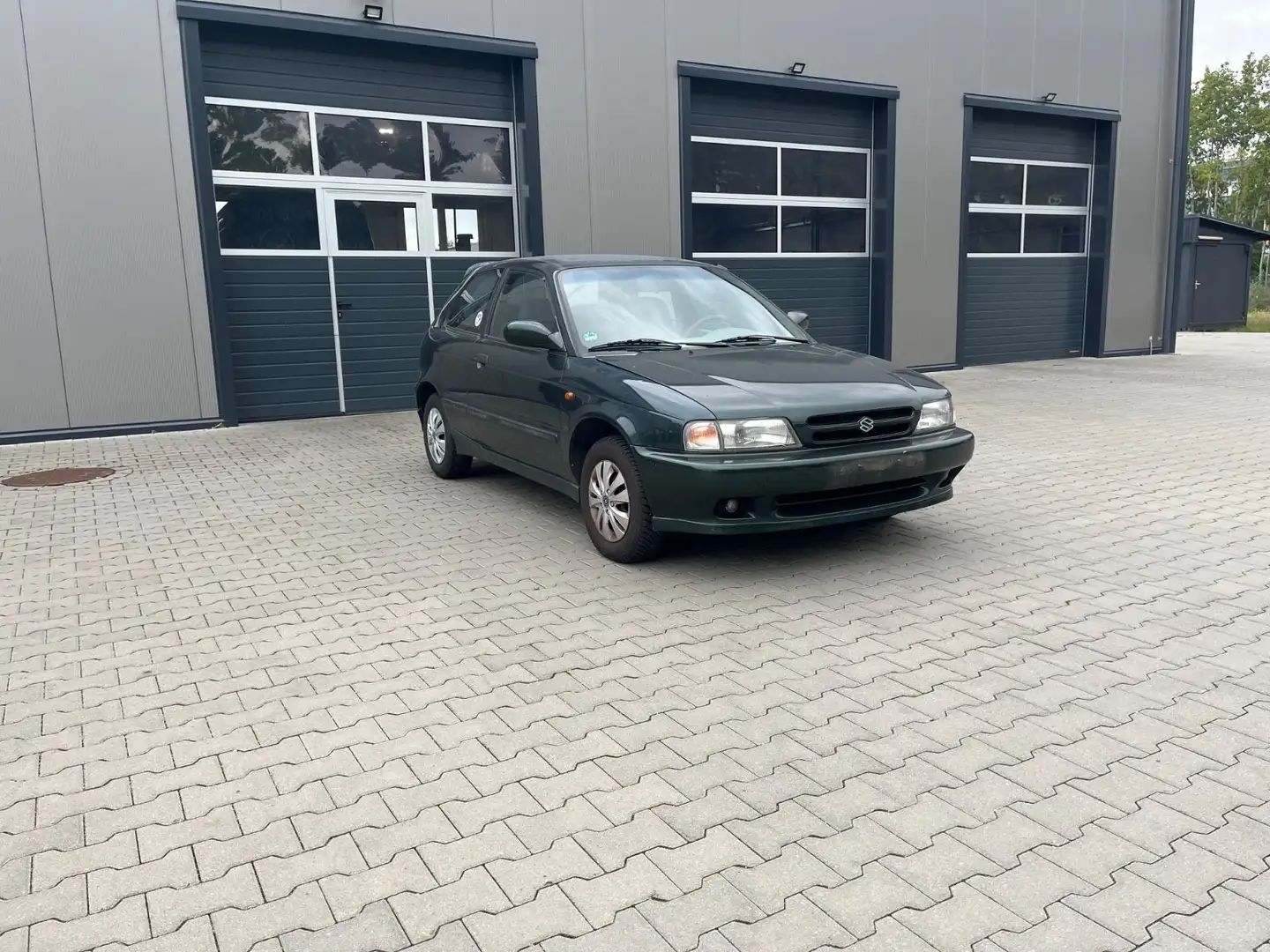 Suzuki Baleno Vert - 2