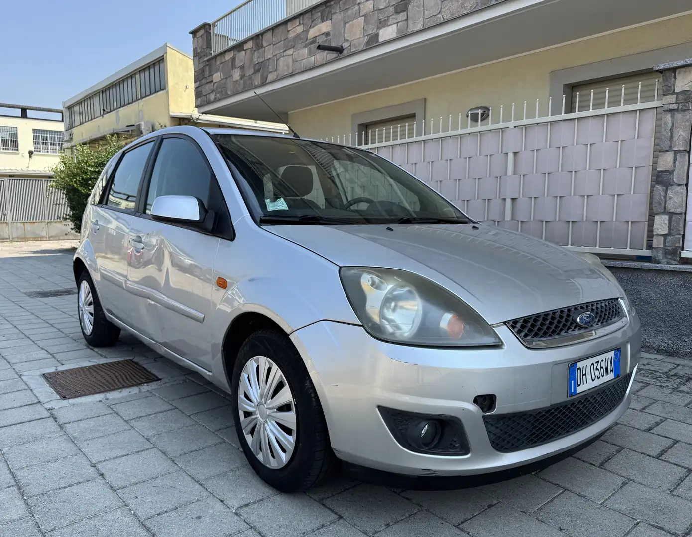 Ford Fiesta 5p 1.2 ADATTA A NEOPATENTATI - 1