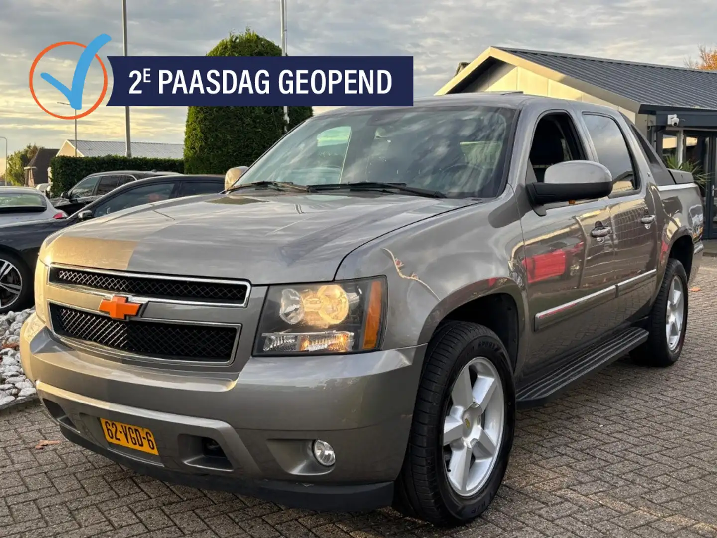 Chevrolet Avalanche 5.3 V8 4WD LPG-G3 Grijs Kenteken Youngtimer Gris - 1